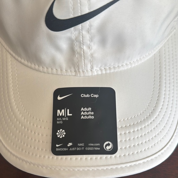 Nike White Cap with Black Nike Logo. Medium/Large - Picture 4 of 5